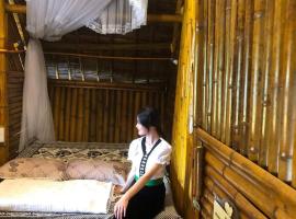 Bamboo Homestay Suối Trắm Tà Xùa Bắc Yên, hotel in Bắc Yên