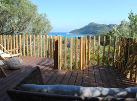 Cala Sinzias beach house with stunning views, hotel i Costa Rei