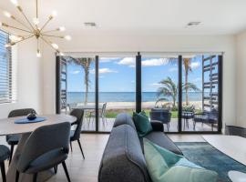 Silver Reef 3 Oceanfront Condo, hytte i North Side