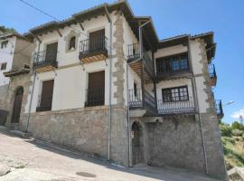 Casa Rural El Mirador del Pico、Santa Cruz del Valleのカントリーハウス