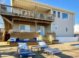 Keansburg Beach house with Hot Tub, hotel in Keansburg