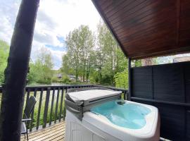 Otter 4 Hot Tub - HuntersMoon-Warminster-Bath-Salisbury