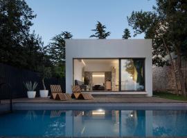 AB61 Tiny Design House for Two: Jadranovo şehrinde bir otel