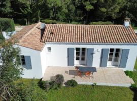 La Grande Margotte by Edgar et Alfred, cottage in Saint-Georges-dʼOléron