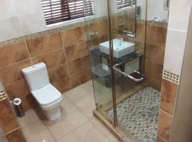 Crown Guest house, hotell i Durban