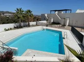 Seaviews Penthouse - Rooftop Terrace - Close to beach - Pool - King Bed - Rincon