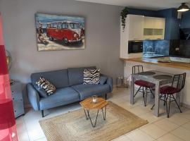 Charmant appartement de 41m2 avec linges de maison et ménage compris, 2 pièces à Lamalou-les-Bains pour 2 personnes, vacation rental in Lamalou-les-Bains