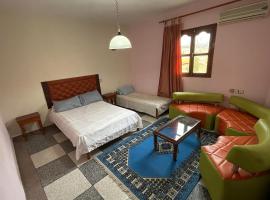 Hotel Tanout: Azilal şehrinde bir otel
