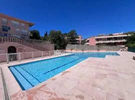 Studio, piscine, parking