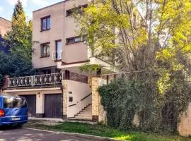LEV I SOVA
