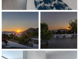 POUNEDES LUXURY SUITES، فندق في بيفكي رودس