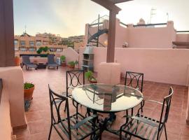 Penthouse Paradiso: 2BR Oasis in Casares del Sol, hotel v destinácii Casares