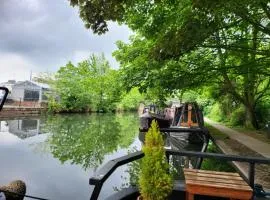 Unique Canal Boat in London Centre for Family & Friends