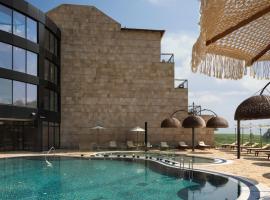 Yarden Estate Boutique Hotel, hotel sa bazenima u gradu Yesod Hamaala