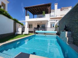Palmito Luxury La Torre Golf Resort Murcia, počitniška hiška v mestu Roldán