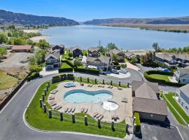 Crescent Bay Condo 207 - Meredith Lodging, hotel v destinaci Quincy