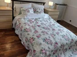 1 Chambre Privée 1 à 2 Voyageurs ,Cuisine & Toilette Partagées ,1 Room Private 1 at 2 Guests,Shares Kitchen &Toilet