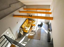 ELYSIUM Townhouse Imotski, villa in Imotski