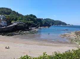 Combe Martin, beach access & tranquil seaside view, apartment in Combe Martin