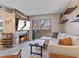 Powderwood Condos 12I by Moose Management, cottage in Park City