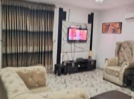 J Lounge Apartment, hotel with parking in Ikorodu