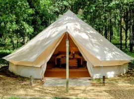 Luxury Bell Tent at Camping La Fortinerie, luxury tent in Mouliherne