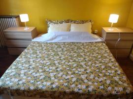 1 ChambrePrivée 1 à 2 Voyageurs,Toilette et CuisinePartagée,1 PrivateRoom 1 at 2 Guests Shared Kitchen and Toilet, guest house in Vitry-sur-Seine