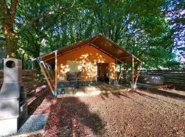 Luxury Safari Tent with Hot Tub at Camping La Fortinerie