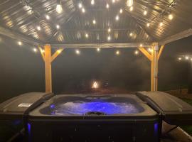 Cheval Circle Retreat Hot Tub, Fire Pits, Views, hotel i Afton