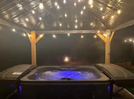 Cheval Circle Retreat Hot Tub, Fire Pits, Views