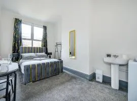 *RG7H*For your relaxed & Cosy Free Parking