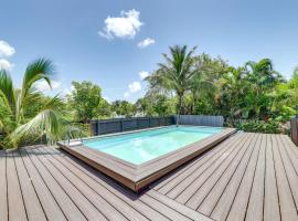 Delray Beach Home with Pool about 4 Mi to Beach!，德爾雷比奇的Villa