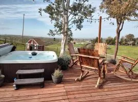 Vineyard & Valley View Cottage-Hot Tub, Wine Fridg