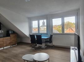 Neuewertige Wohnung mit viel Platz in Weinsberg, hotel in Weinsberg