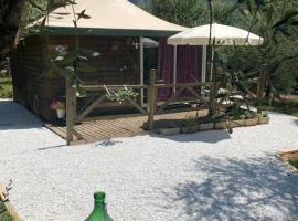 Bungalowe experience glamping glamour only adults per friendly con piscina, luxury tent in Camaiore