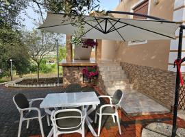 Guesthouse Iljaz，位于培拉特的别墅