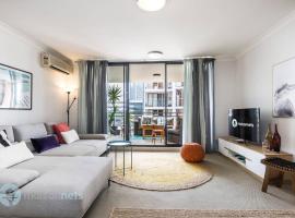 2 Bedroom 2 Bathroom Apt with Balcony and Parking, apartment in Sydney