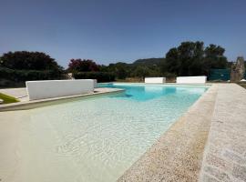 Luxury Suites in Porto Rotondo, guest house in Cugnana