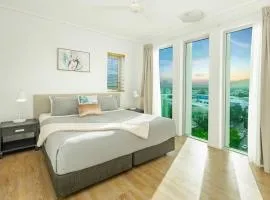 Cairns City & Ocean View, 1 BR Sleeps 4 Spacious Apt
