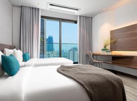 Centre Point Danang Hotel & Residence โรงแรมที่Da Nang Bayในดานัง