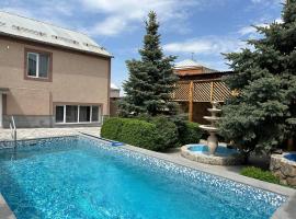 Jrvezh Holiday House, hotel v Jerevanu
