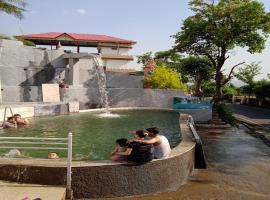 Hotel Aqua Waterfall, hotel v destinaci Dharamsala
