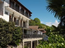 Hotel Sole, hotell i Cannero Riviera