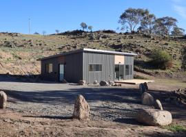 #3 brand new Eco Cabin private with great views over the lake and mountains, accessible hotel in Jindabyne