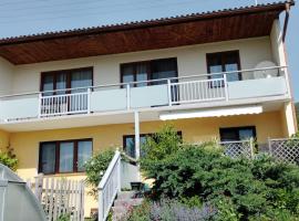 Donaublick, отель с бассейном в городе Марбах-на-Дунае