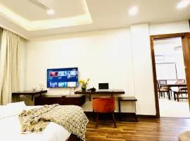 BluO Luxury Stay - Medicity - Balcony, Tub, TT