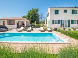 Anima Calma Filipana- family villa surrounded with vineyards and olive groves, vacation home in Pula