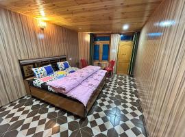 Summerhill Riverview Homestay [private rooms], готель у місті Sainj