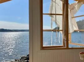 Seaside dream with jetty & guest cottage