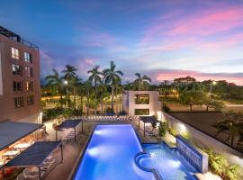 DoubleTree by Hilton Esplanade Darwin, hotel cerca de Aeropuerto de Delissaville - DLV, Darwin